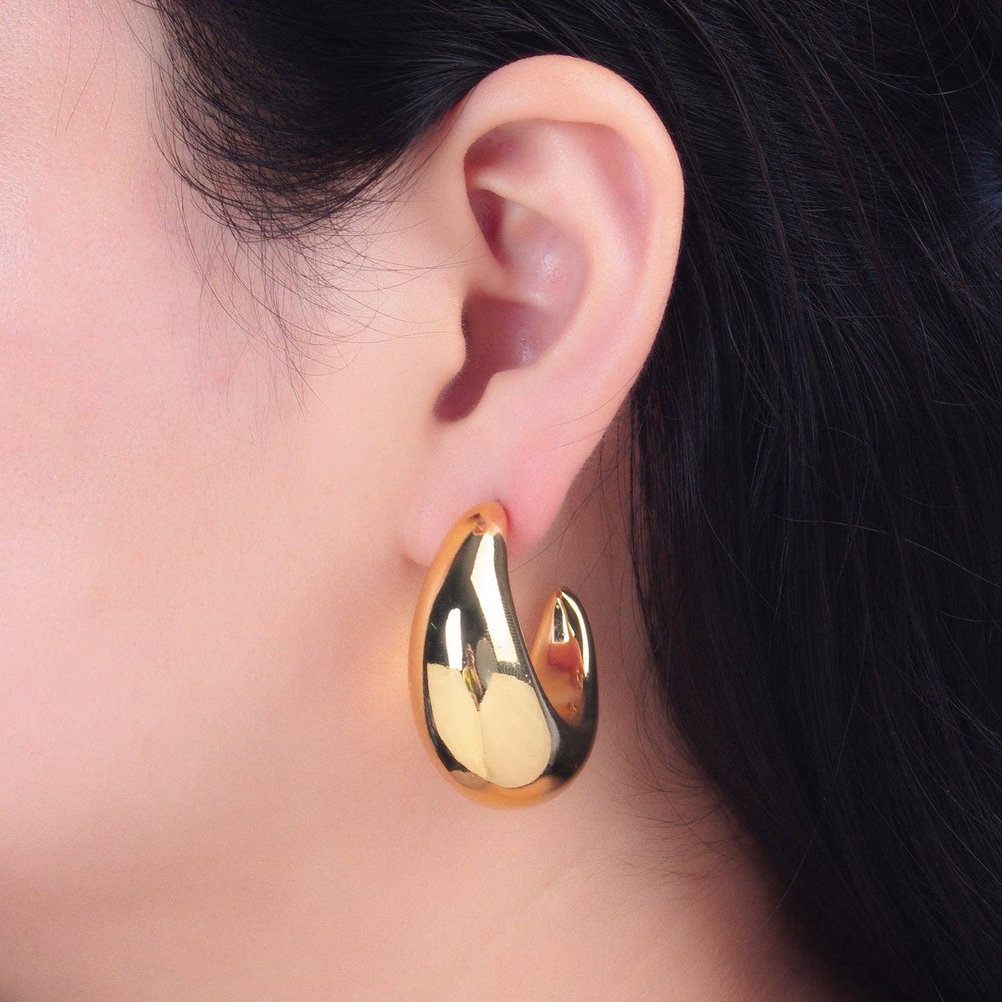 Gold Classic Gold Hammered Posts Earring